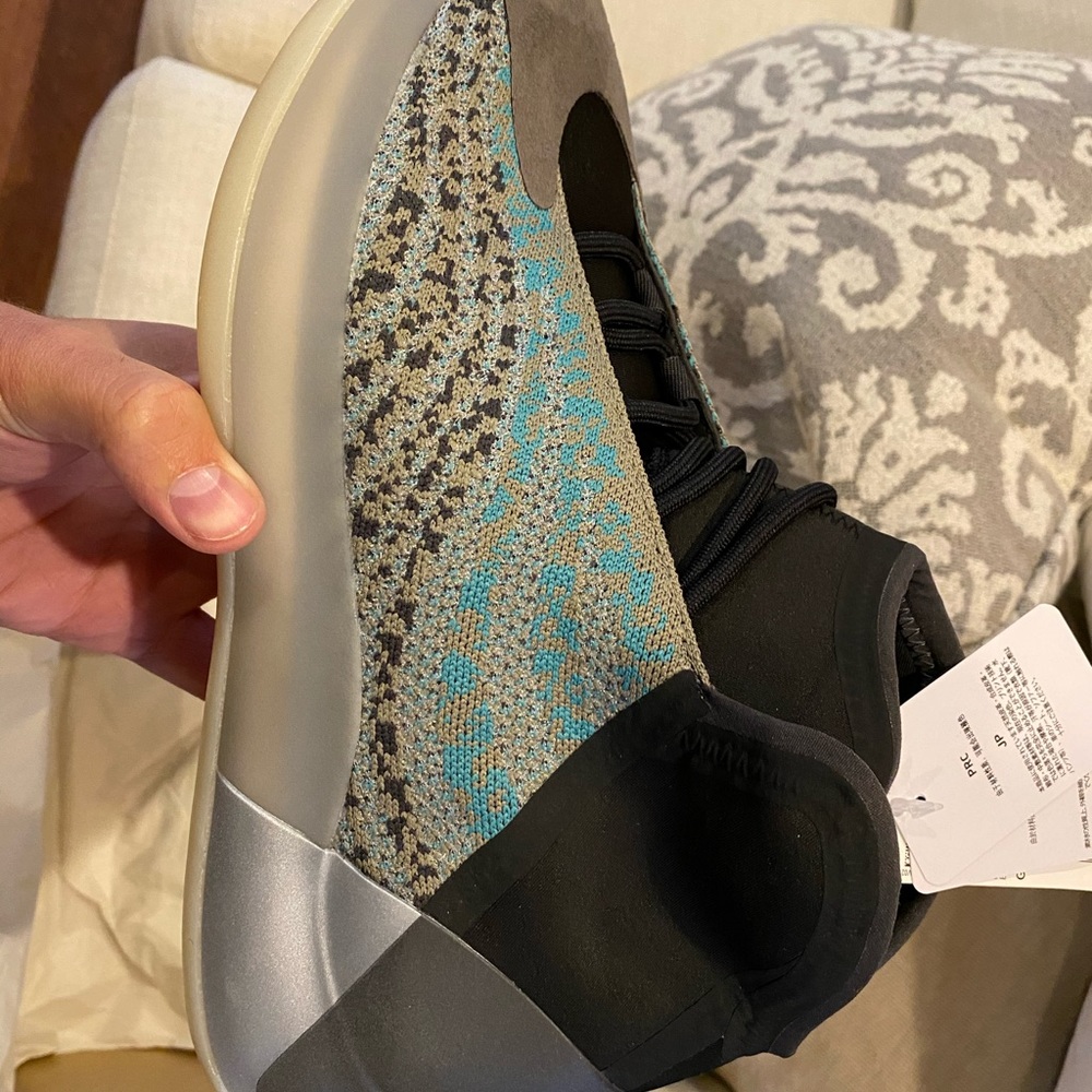 Yeezy QNTM “Teal Blue” - Picture 4 of 5